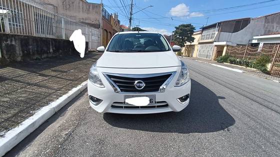 NISSAN VERSA 1.6 16V FLEXSTART UNIQUE 4P XTRONIC NISSAN VERSA 1.6 16V FLEXSTART UNIQUE 4P XTRONIC